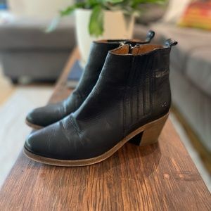 Frye Alton Chelsea in black